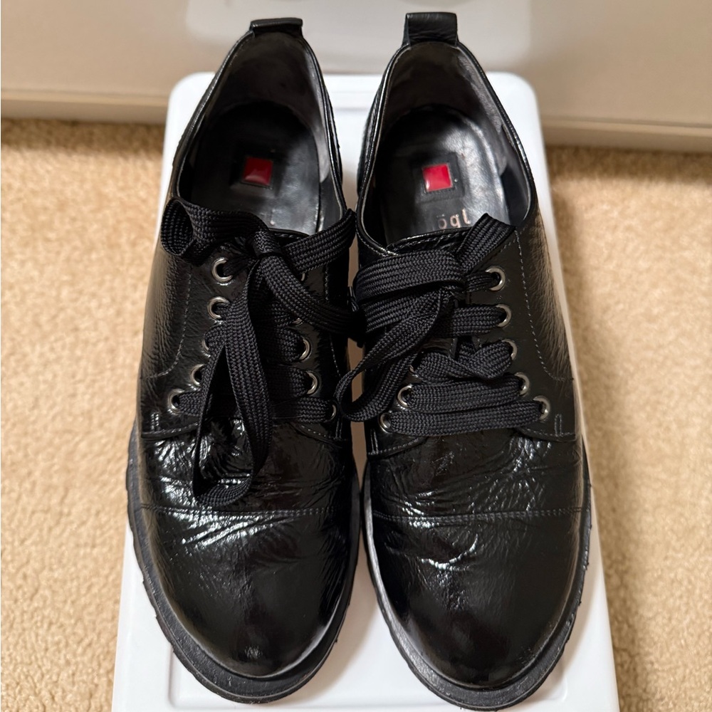 Black Shoes with laces